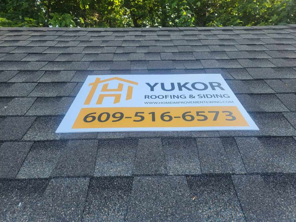 Shingle roof illustration for residential homes