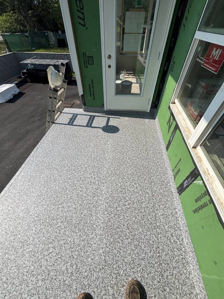 Finished textured coating on the balcony