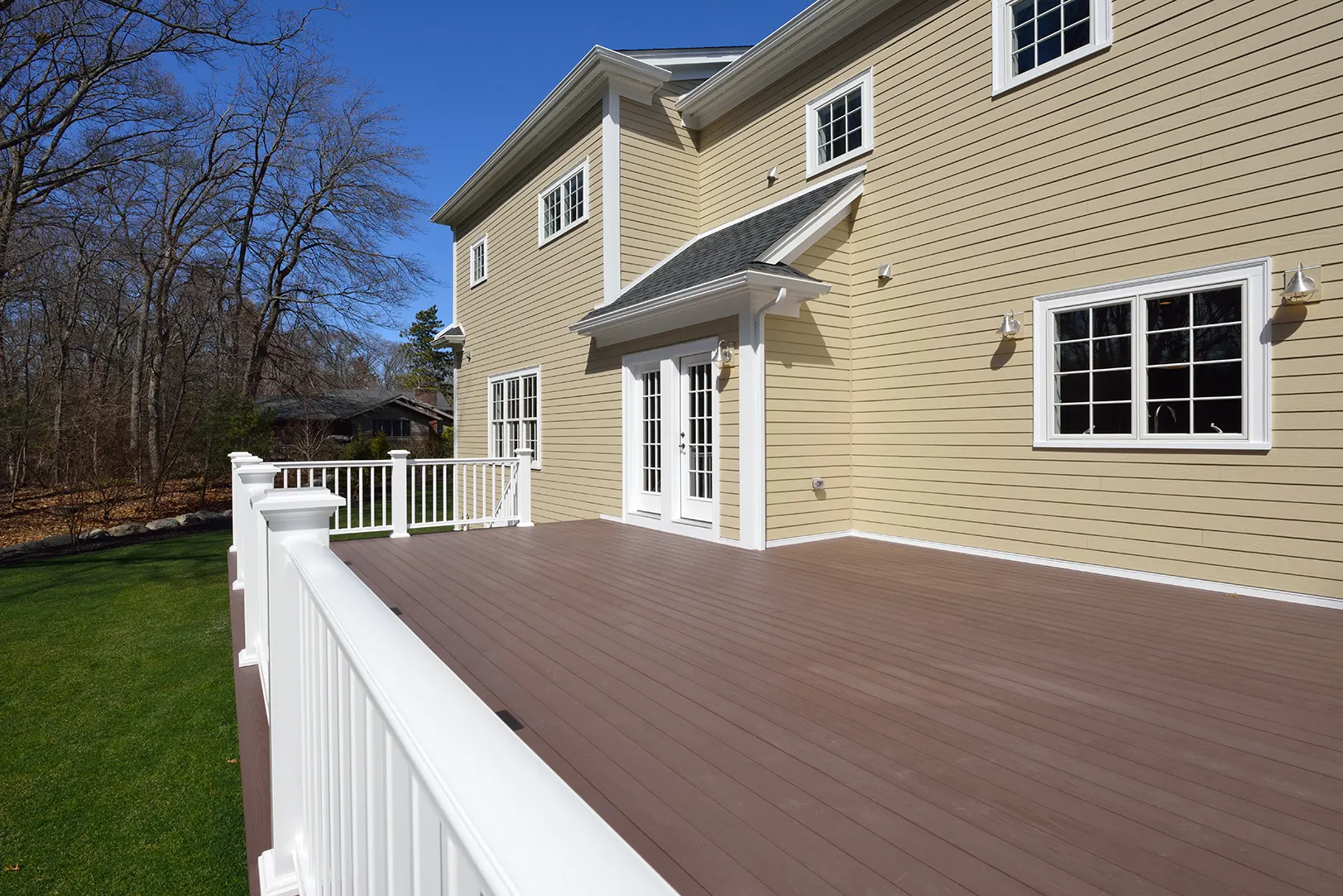 Vinyl Decking vs Composite Flooring